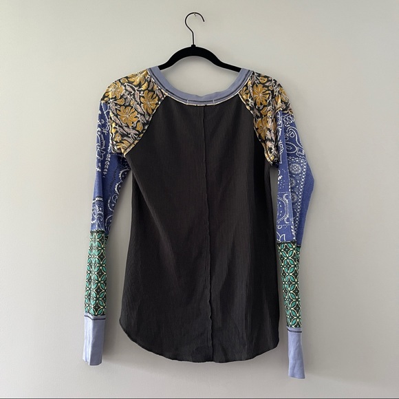 We the Free Patchwork Sleeve Thermal Long Sleeve Free People Bandana Print Sz M - Picture 2 of 8